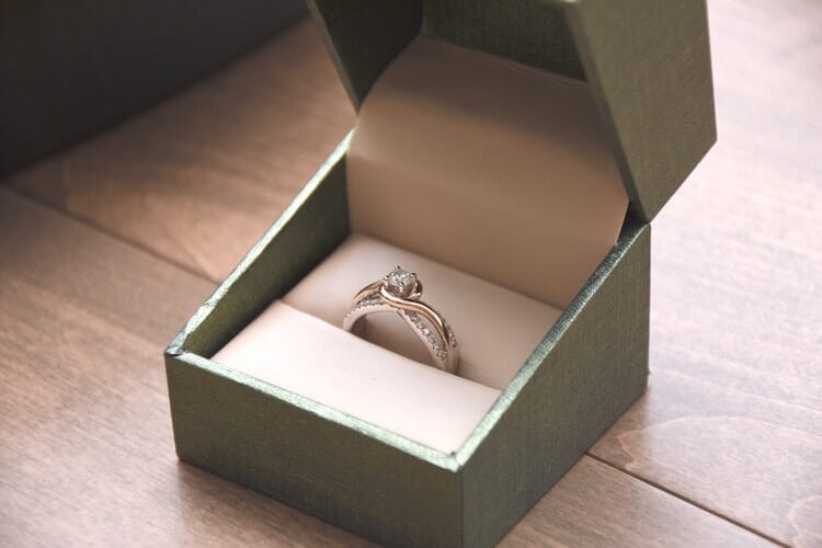 engagement ring box