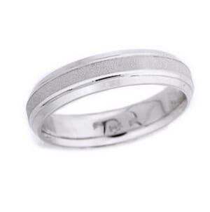 4527 - 5 Mm  Wedding Ring 6.4 Grams