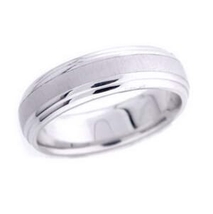 4642 - 6 Mm  Wedding Ring 8.2 Grams