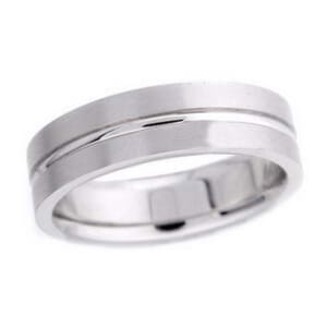 4732 - 6 Mm  Wedding Ring 9.9 Grams