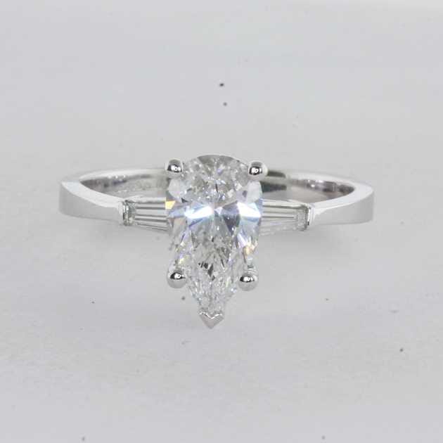 Pear cut deals engagement ring set