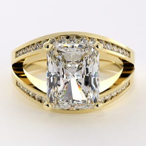 1750 - Split Band Engagement Ring with Centre Diamond Between -  Design
